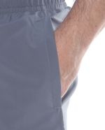 104631107-Short-deportivo-Under-Armour-gris-solido-para-hombre