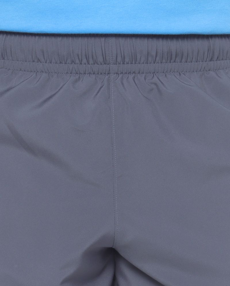 104631107-Short-deportivo-Under-Armour-gris-solido-para-hombre