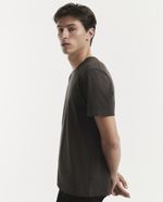 104655582-Camiseta-basica-Sfera-regular-fit-cafe-para-hombre