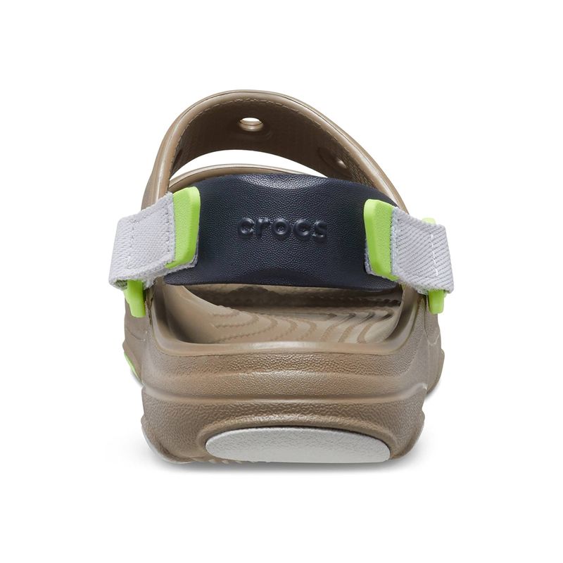 104701820-BLACK-FRIDAY-Crocs-Classic-All-Terrain-color-cafe-para-niño