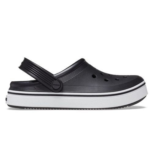 Crocs Off Court Clog color negro para niño