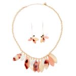 104676414-Set-de-collar-y-aretes-color-dorado-