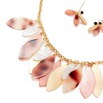 104676414-Set-de-collar-y-aretes-color-dorado-