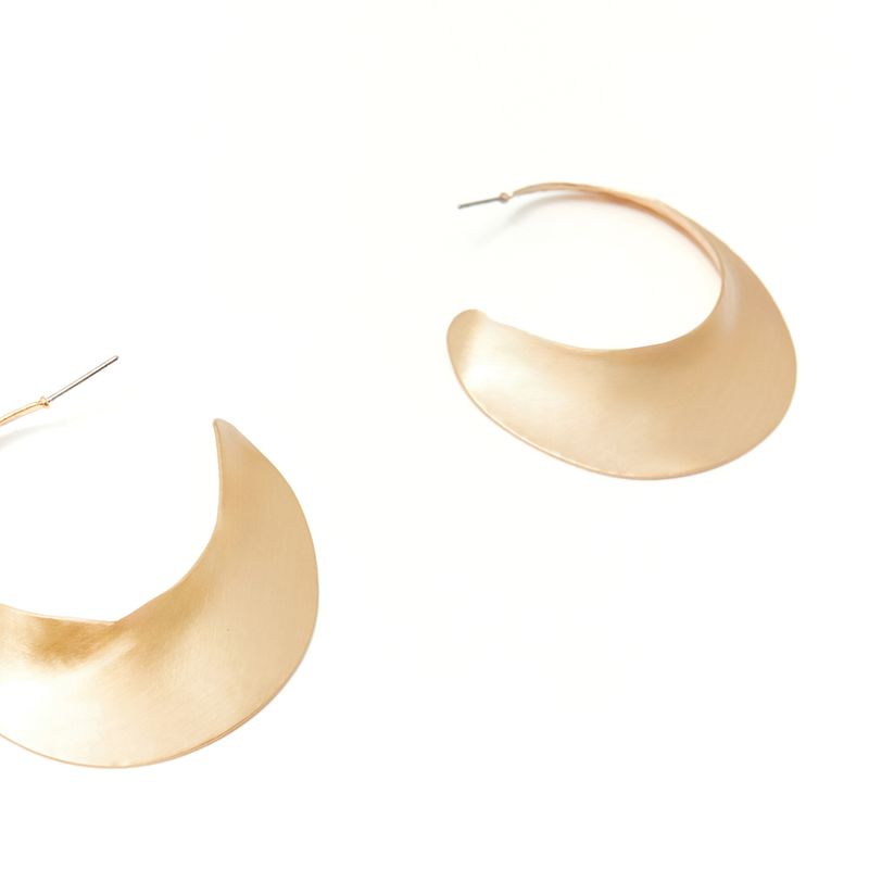 104676504-Aretes-Sfera-color-dorado