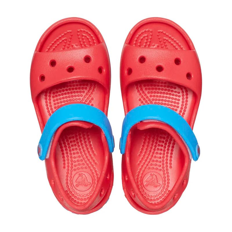 104701805-BLACK-FRIDAY-Sandalia-Crocs-color-rojo-para-niño