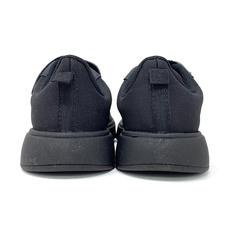 104639943-Calzado-deportivo-escolar-Orange-color-negro-para-niño