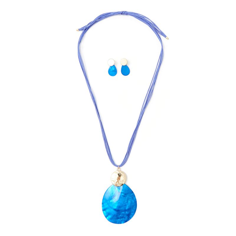 104676335-Set-de-collar-y-aretes-color-azul