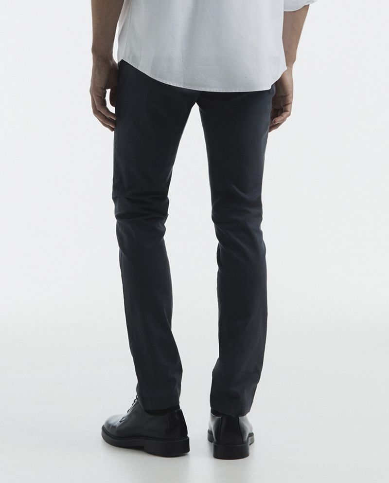 104655355-BF-Pantalon-chino-Sfera-gris-solido-para-hombre