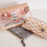 104664923-Set-de-3-cosmetiqueras-Women-Secret-estampadas-para-mujer