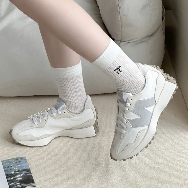 104704601-Zapato-New-Balance-327-casual-deportivo--blanco-gris-para-mujer