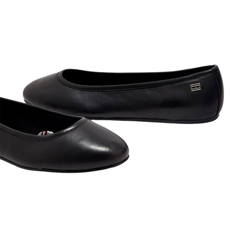 104660100-Zapato-casual-Tommy-Hilfiger-color-negro-para-mujer