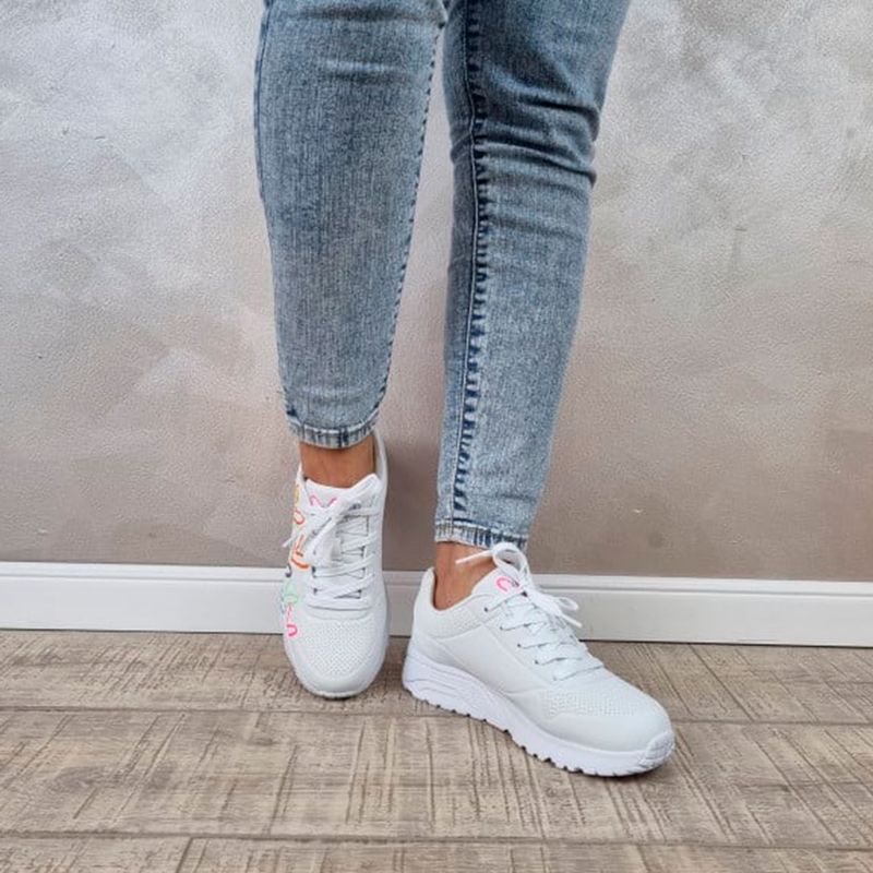 104703836-Zapato-deportivo-casual-Skechers-blanco-para-niña