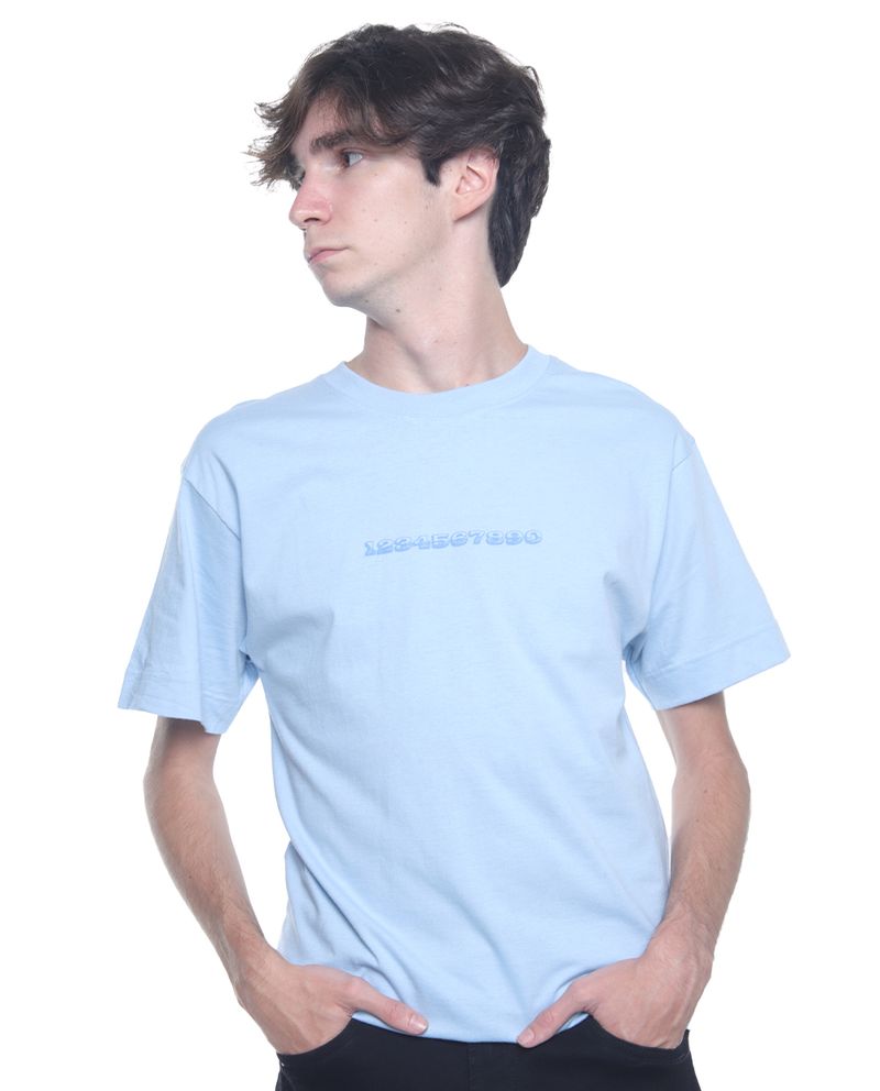 104687203-Camiseta-Orange-oversized-fit-celeste-estampado-1234...-para-hombre