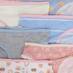104570411-Set-de-7-piezas-ropa-interior-multicolor-con-estampado-para-niña