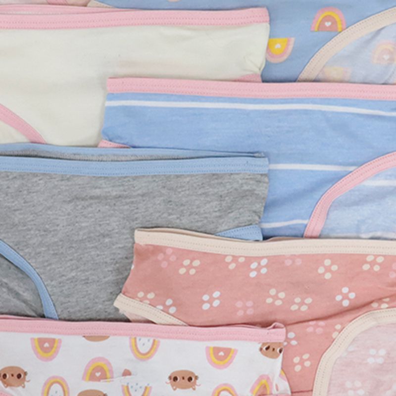 104570411-Set-de-7-piezas-ropa-interior-multicolor-con-estampado-para-niña