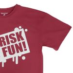 104689583-Camiseta-roja-con-estampado-para-niño