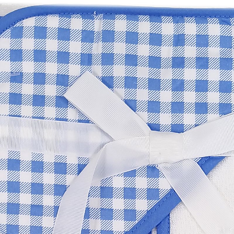 104407914-Toalla-blanca-con-capucha-para-bebe-niño