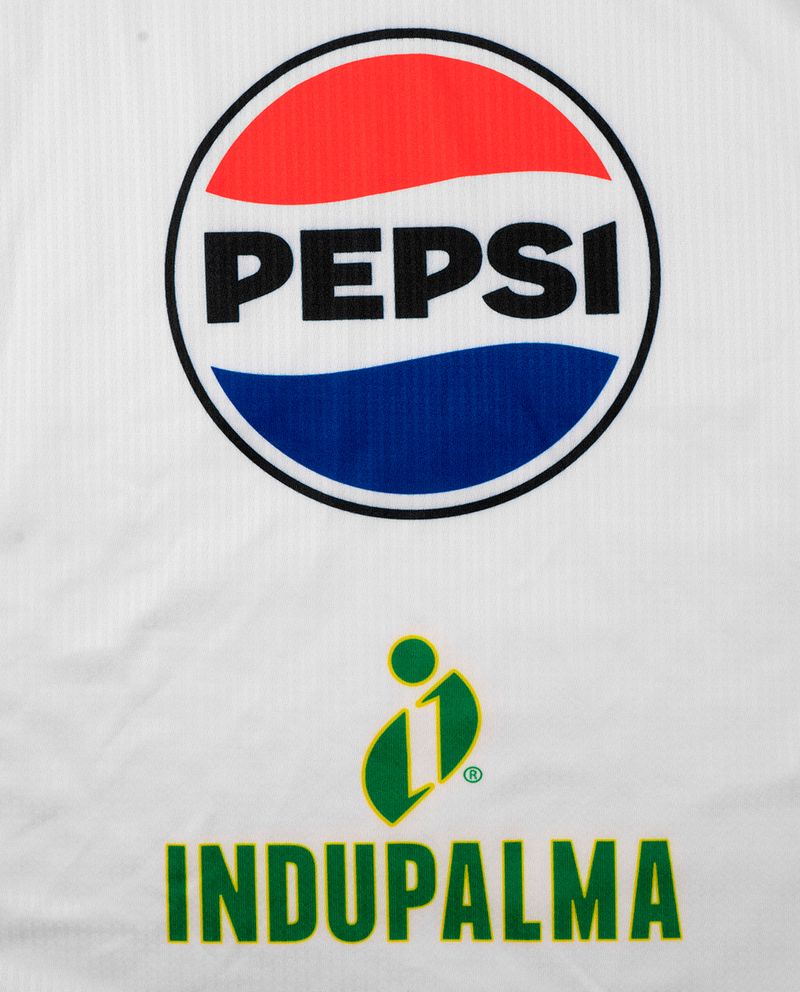 104580083-Camiseta-local-blanca-Umbro-Alianza-2024-25