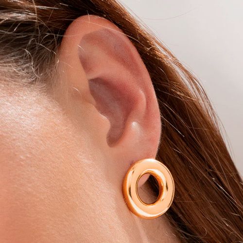 Aretes cortos color dorado para mujer