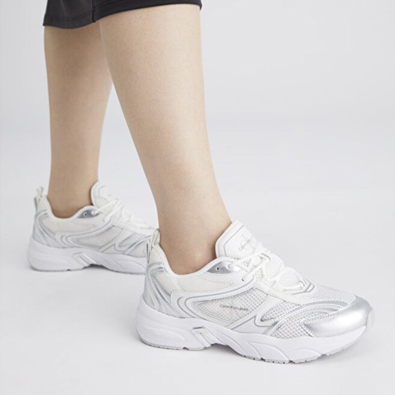 104711548-Zapato-deportivo-Calvin-Klein-blanco-para-mujer