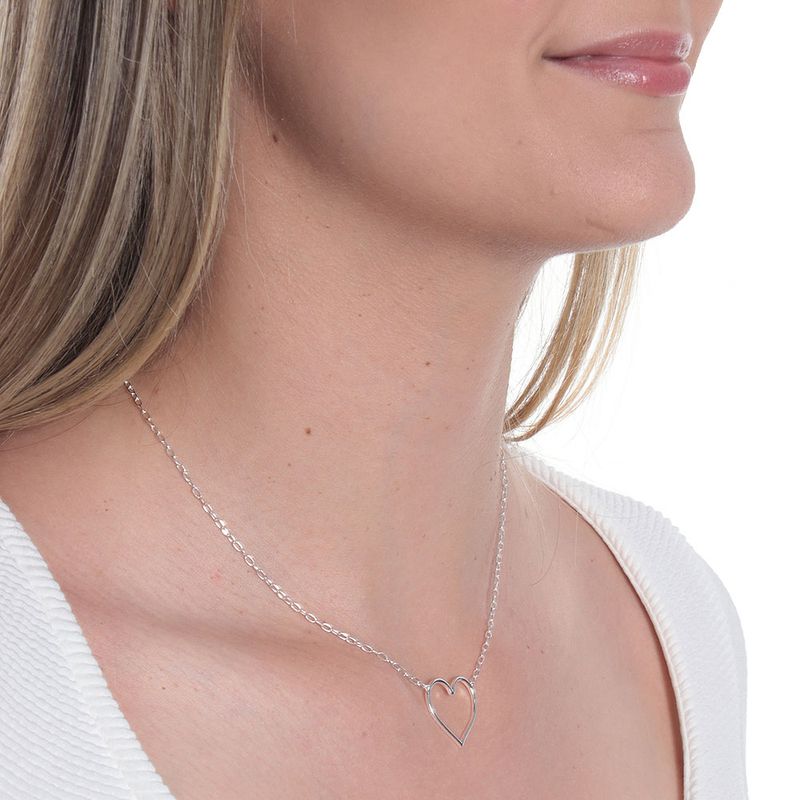 104592658-Cadena-de-plata-con-dije-de-corazon-para-mujer