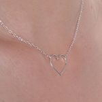 104592658-Cadena-de-plata-con-dije-de-corazon-para-mujer