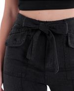 104514191-Jeans-Unexpected-cargo-negro-de-cintura-alta-para-mujer