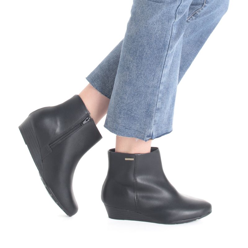 Bota Nicolle color negro para mujer Siman Guatemala
