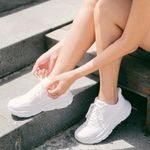 104717955-Zapato-Hoka-Clifton-9-deportivo-blanco-para-mujer