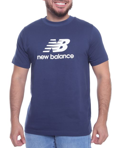 Camiseta deportiva New Balance azul navy estampada para hombre