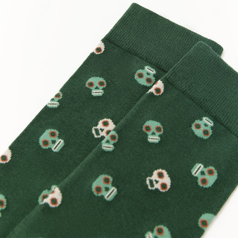 104697591-Par-de-calcetines-Sfera-verde-mini-print-calaveras-para-hombre