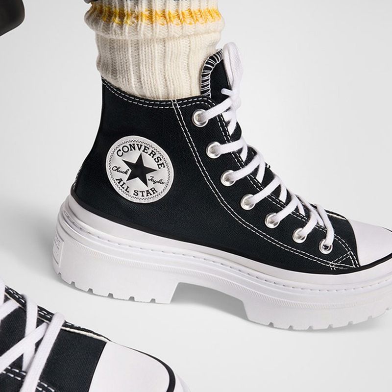 104700225-Botin-Converse-Chuck-Taylor-All-Star-Lugged-Heel--casual-negro-para-mujer