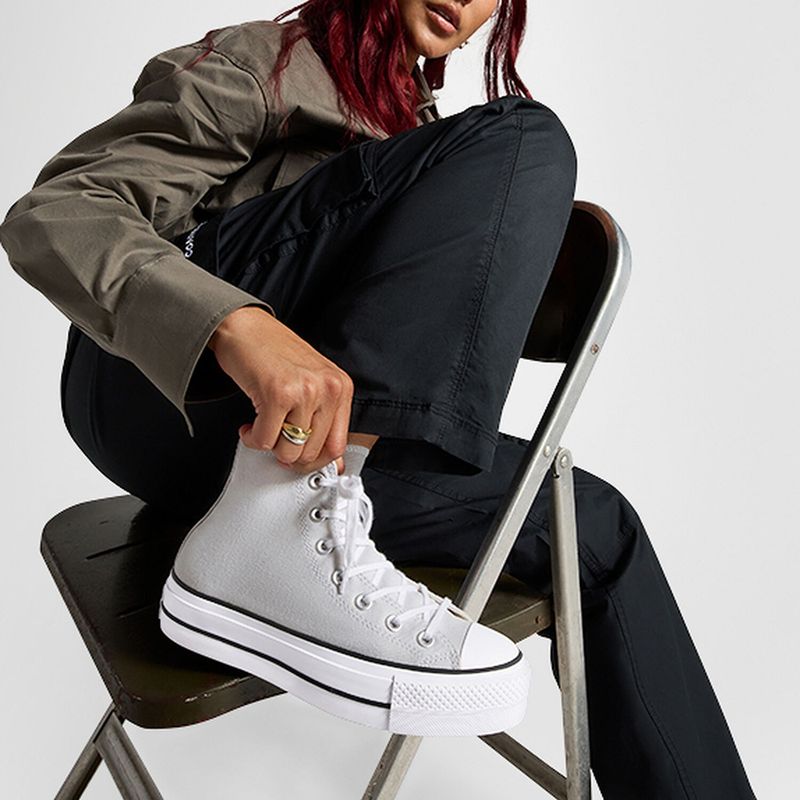 104700251-Botin-Converse-Chuck-Taylor-All-Star-Lift-casual-gris-para-mujer