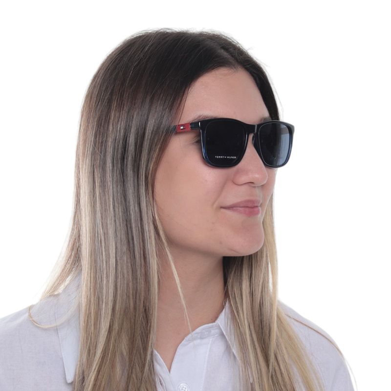 104668871-Lentes-de-sol-cuadrados-unisex-Tommy-Hilfiger-