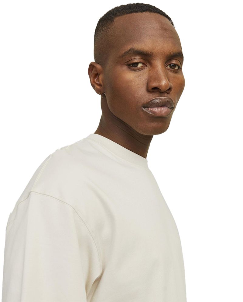 104703560-Camiseta-Jack---Jones-loose-fit-solida-para-hombre
