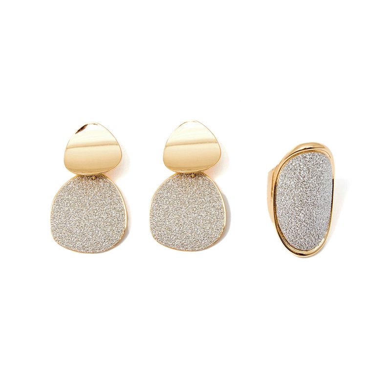 104720466-Set-de-anillo-y-aretes-dorados-para-mujer