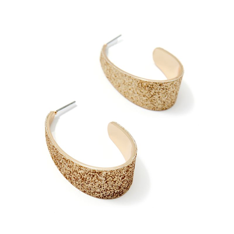 104720525-Set-de-aretes-y-pulsera-dorados-para-mujer
