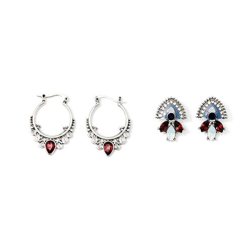 Set de 2 aretes plateados para mujer