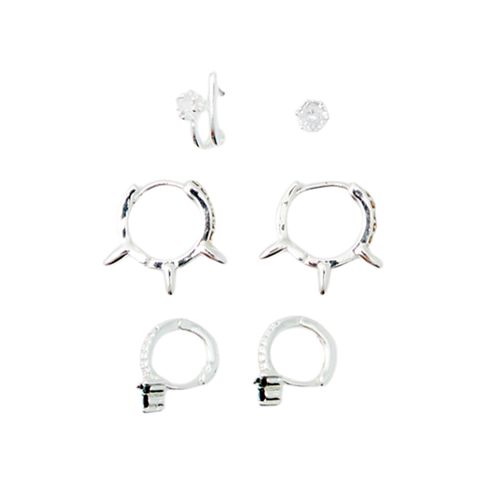 Set de aretes color plateado para mujer