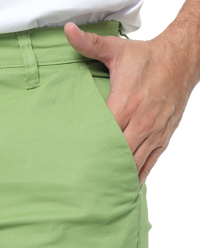 104675962-Short-chino-Gents-regular-fit-verde-solido-para-hombre