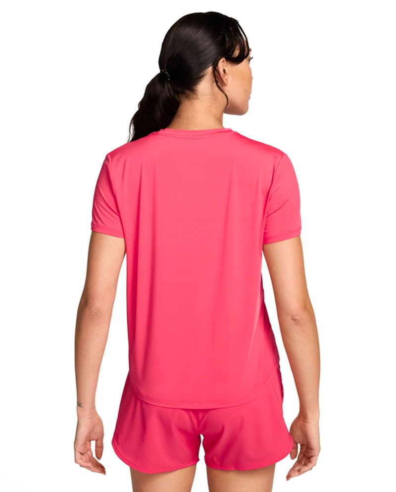 104659754-Camiseta-deportiva-Nike-rosada-manga-corta-para-mujer