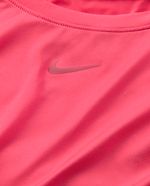 104659754-Camiseta-deportiva-Nike-rosada-manga-corta-para-mujer