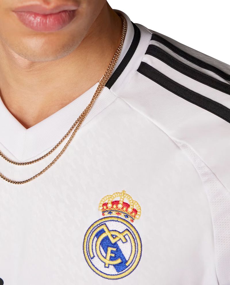 104686726-Camiseta-Local-del-Real-Madrid-blanca-Adidas-2024-25