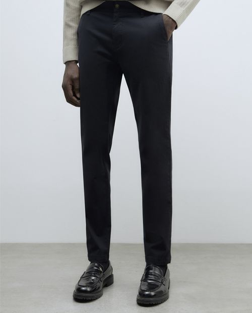 Pantalón Sfera slim fit azul navy sólido para hombre