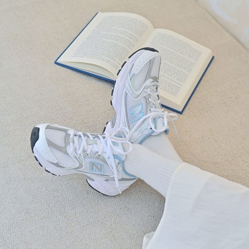 New balance blancas con celeste best sale