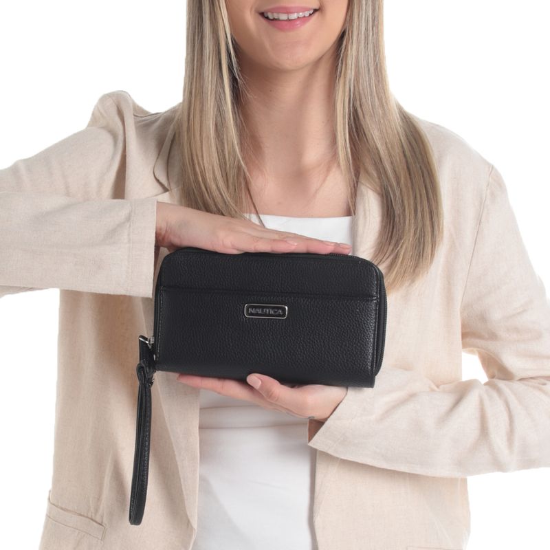 104659316-Billetera-zip-around-Nautica-color-negro-para-mujer