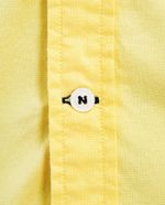 104679804-Camisa-classic-fit-Nautica-amarilla-solida-para-hombre