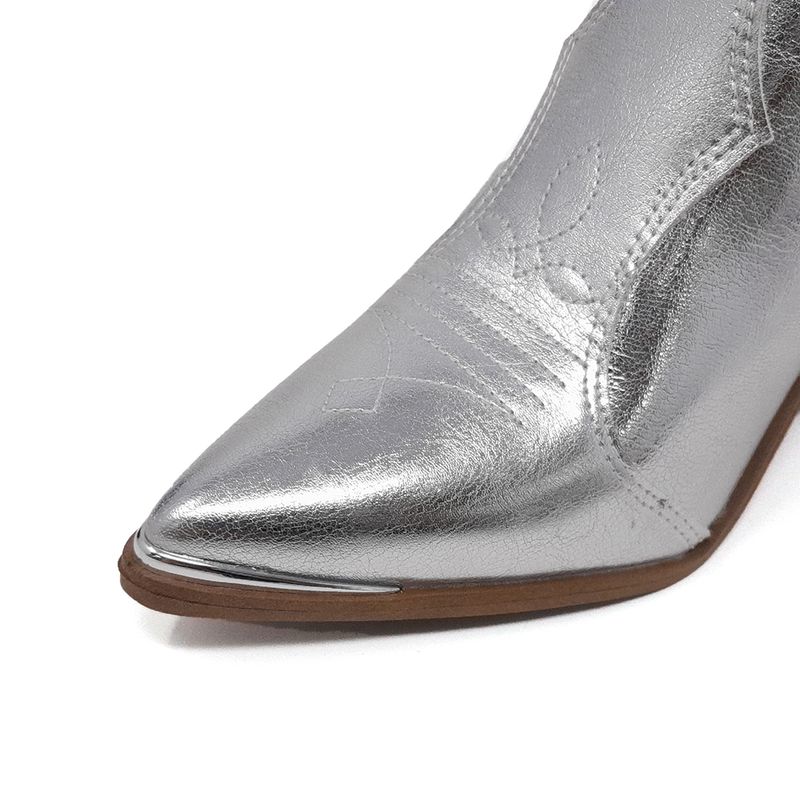 104628501-Bota-casual-Sabrina-color-plata-para-mujer