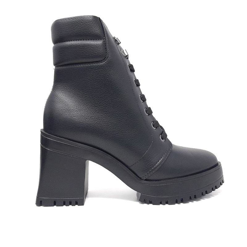104628506-Bota-casual-Sabrina-color-negro-para-mujer