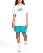 104705055-Camiseta-deportiva-Nike-blanca-estampada-para-hombre
